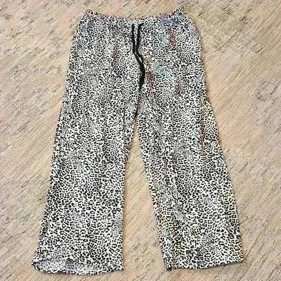 Cheetah Printed Capri PJ Set - Picture 5 of 5